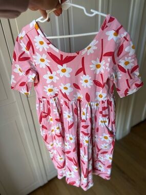 Hanna Andersson Pink Daisy Print Dress with Pockets